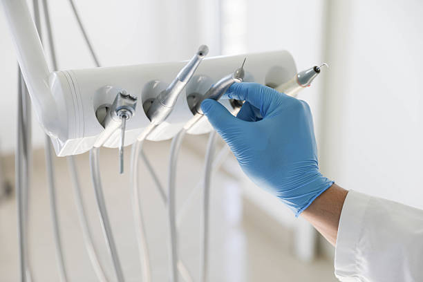 Professional Emergency Dentist technician working in Volo, IL
